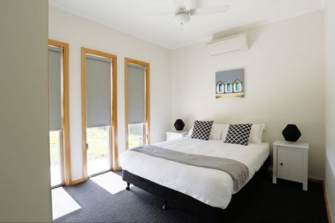 RED FIN Part Of BLUE FIN HOLIDAY HOMES - New Castle Tourism 4