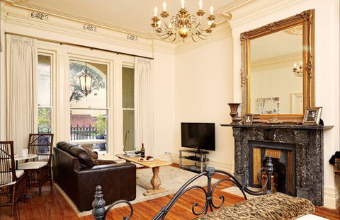 The Suites, Villa Belgravia - Newcastle Accommodation 4