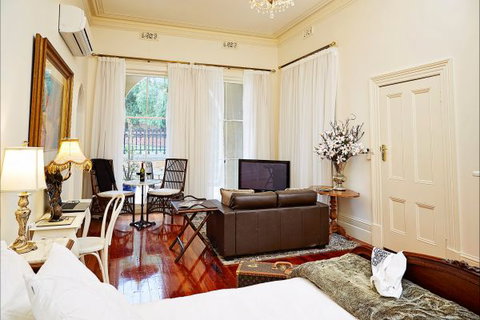 The Suites, Villa Belgravia - Newcastle Accommodation 6