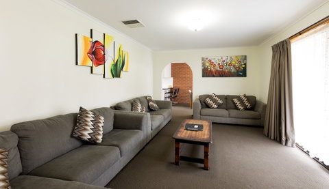 Advance Motel - Newcastle Accommodation 6