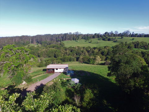 Bellthorpe Stays - Nature's Retreat - Newcastle Accommodation 6