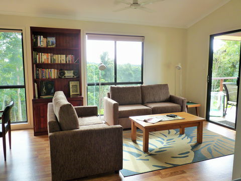 Bellthorpe Stays - Nature's Retreat - Newcastle Accommodation 8