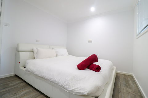 El Lago Jetty - Newcastle Accommodation 6