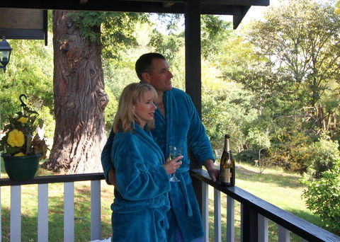 Olinda Country Cottages - New Castle Tourism 1
