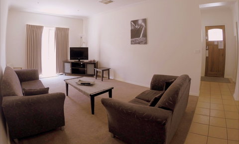 Shamore Apartments - Eleventh Street Mildura - Newcastle Accommodation 2