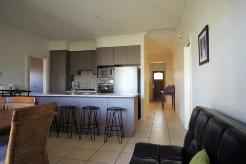 Shamore Apartments - Eleventh Street Mildura - Newcastle Accommodation 3