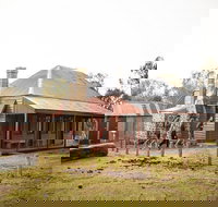 The Pines Cottage - Newcastle Accommodation