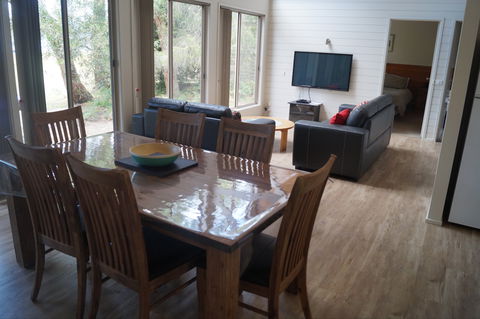 Waterfront Retreat At Wattle Point - New Castle Tourism 7