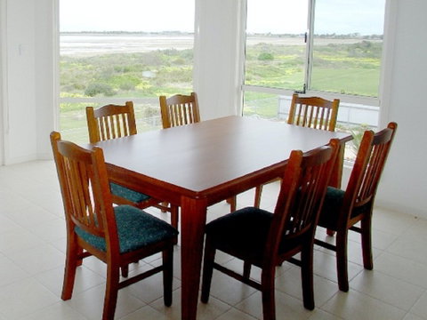Arabesque Villa 2 - Newcastle Accommodation 2