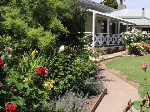 Burrabliss Bed And Breakfast - New Castle Tourism 0