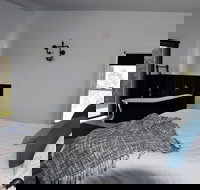 Hickory Moon - New Castle Tourism