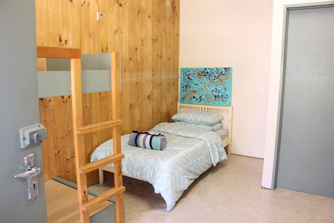 Longwood Retreat - Newcastle Accommodation 1