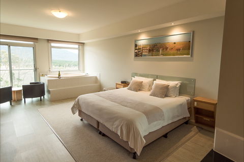 Macedon Ranges Hotel & Spa - New Castle Tourism 0