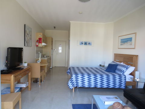 Pelicans Rest Shellharbour - New Castle Tourism 1