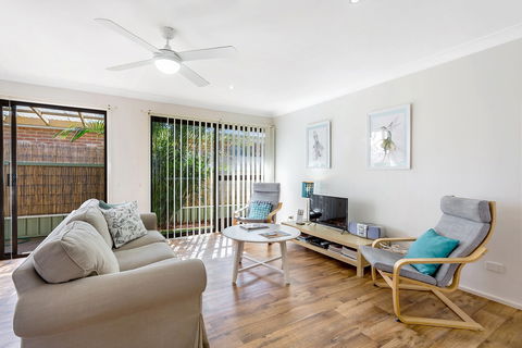 Shearwater At Shoal Bay Cottage One - Dogs Welcome! - Newcastle Accommodation 0