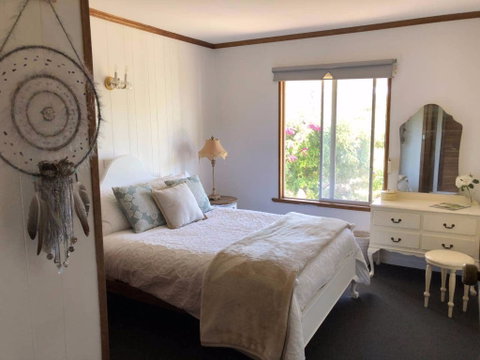 Boho @ The Beach - Newcastle Accommodation 1