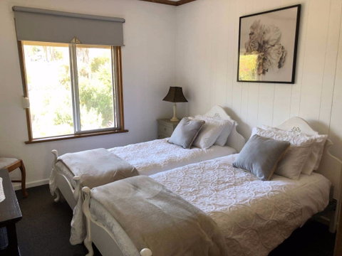 Boho @ The Beach - Newcastle Accommodation 2