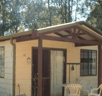 Gum Grove Chalets - New Castle Tourism
