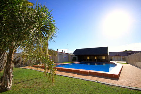 Bunbury Serviced Apartments - Newcastle Accommodation 1