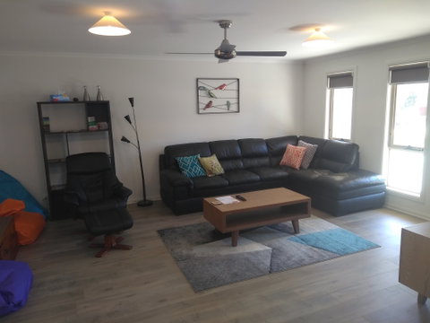 32 West B & B - Newcastle Accommodation 2