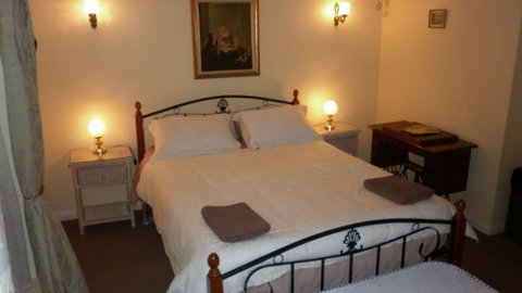 Ayers Burra - Newcastle Accommodation 0