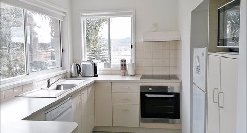 Beachcomber Apartments - New Castle Tourism 2