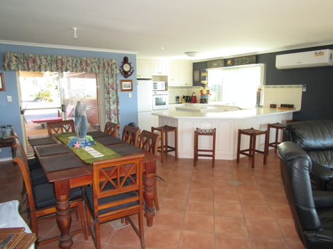 Blue Sea Dragon - Newcastle Accommodation 1