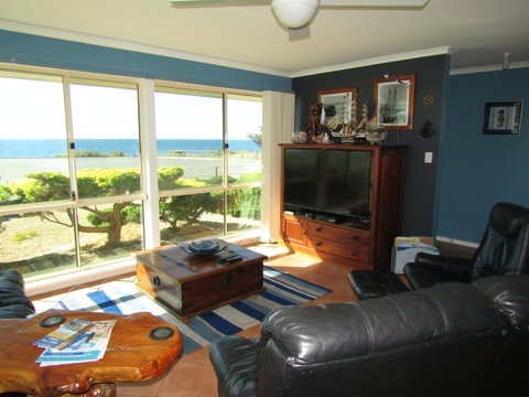 Blue Sea Dragon - Newcastle Accommodation 2