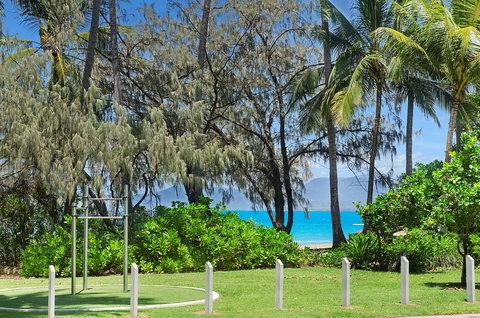 By The Sea Port Douglas - New Castle Tourism 0