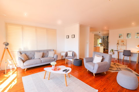 Pacific Beachhouse - New Castle Tourism 1