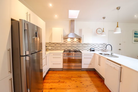 Pacific Beachhouse - New Castle Tourism 2