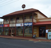 Victoria Hotel Port McDonnell - New Castle Tourism