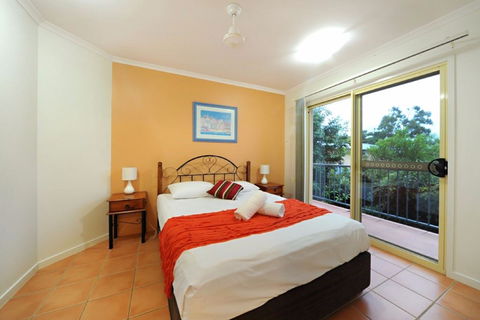 At Beach Court Holiday Villas - New Castle Tourism 2