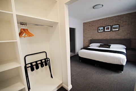 Banna Suites - Newcastle Accommodation 1