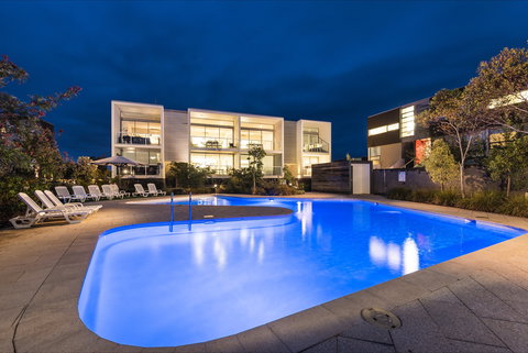 Coast Resort Merimbula - New Castle Tourism 0