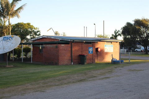 Grafton Greyhound Racing Club Caravan Park - New Castle Tourism 0