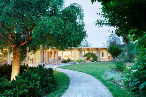 Lonsdale Park On The Yarra - Newcastle Accommodation 0
