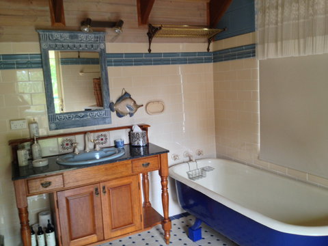 Longbeach Clifftop Retreat - Newcastle Accommodation 2