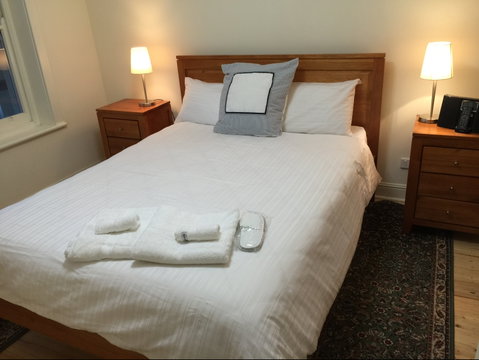 MacDonnell House, Naracoorte - Newcastle Accommodation 2