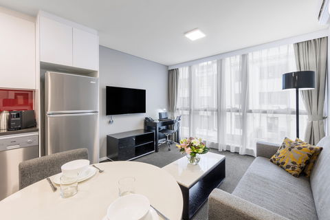 Meriton Suites Adelaide Street, Brisbane - Newcastle Accommodation 2