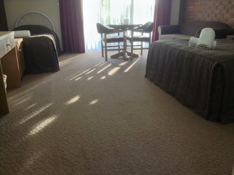 Paradise Lakes Motel - New Castle Tourism 2