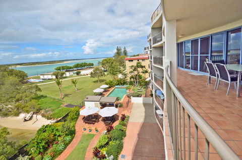 Sails Resort On Golden Beach - Newcastle Accommodation 1
