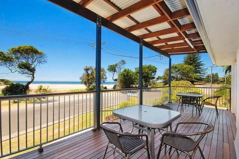 Seascape Holiday Apartments Lake Cathie - New Castle Tourism 0