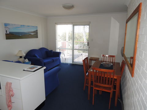 Seascape Holiday Apartments Lake Cathie - New Castle Tourism 1