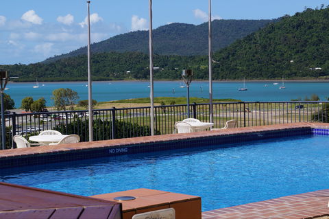 Whitsunday Terraces Resort - New Castle Tourism 2