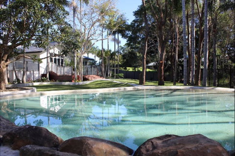 Away On Belongil Fields - New Castle Tourism 0