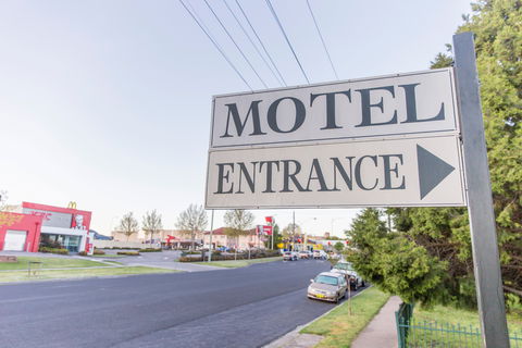 Bathurst Motor Inn - Newcastle Accommodation 0