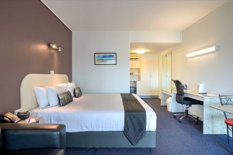 Best Western Zebra Motel - New Castle Tourism 1