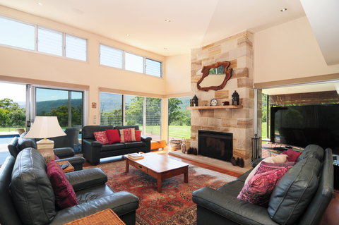 Bottlebrush Lodge - Newcastle Accommodation 0