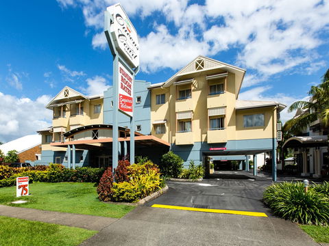 Cairns Queens Court - New Castle Tourism 0